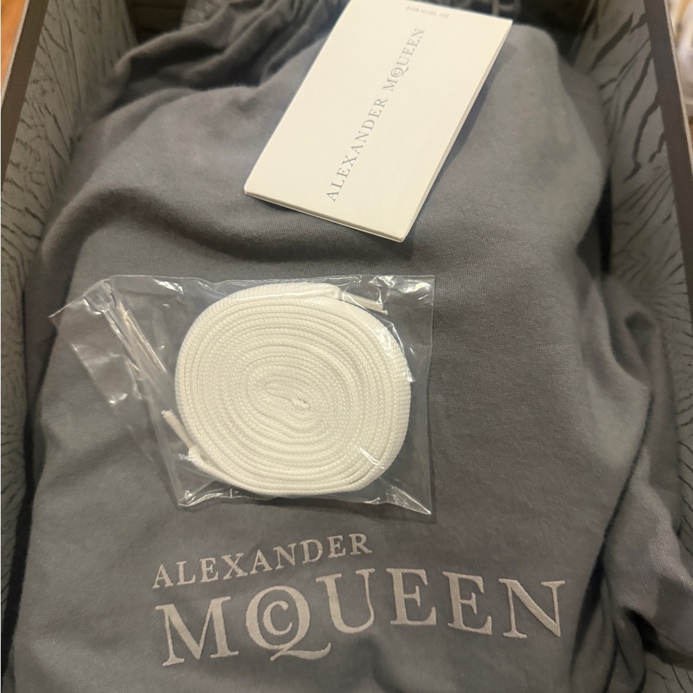 Alexander Mcqueen Exaggerated White and Gray 3M Sneakers LIMITED - Picture 7 of 7